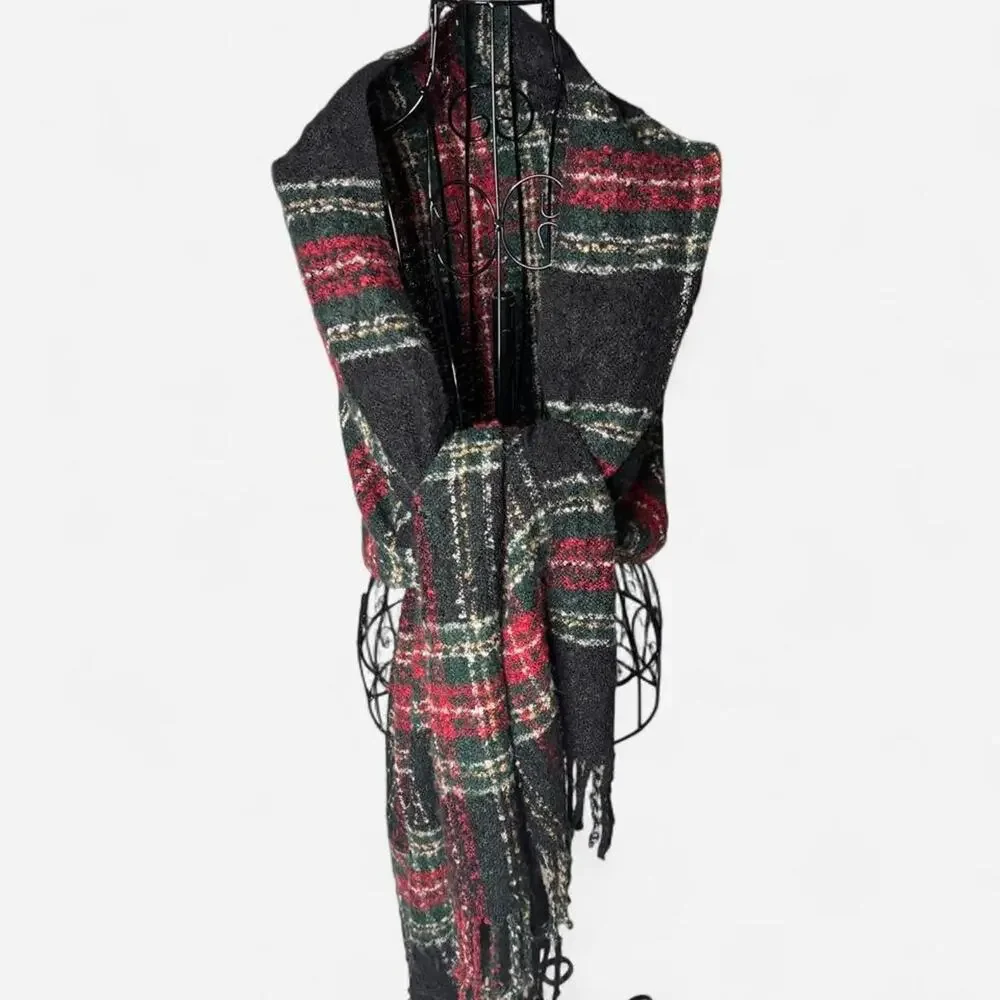 Abercrombie & Fitch Tartan Plaid Blanket Scarf Black Red Green Fringe